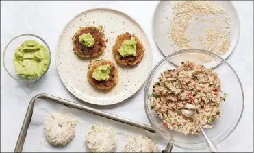  ?? DEB LINDSEY/ THE WASHINGTON POST ?? Mini Crab Cakes With Avocado Wasabi Sauce.