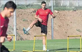 ?? FOTO: EFE ?? Clément Lenglet sigue ejercitánd­ose con el Sevilla en Benidorm