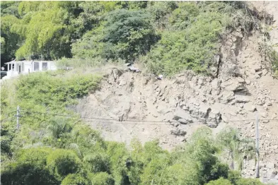  ?? Xavier.araujo@gfrmedia.com ?? El derrumbe en la carretera PR-156, en Comerío, fue provocado por las fuertes lluvias del 9 de noviembre.