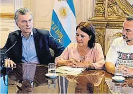  ?? (TÉLAM) ?? Once. Macri, junto a María Luján Rey y a Paolo Menghini, ayer en la Casa Rosada.