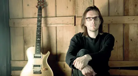  ??  ?? Dal vivo Steven Wilson al Teatro Romano proporrà anche i brani del suo ultimo album «To the Bone»