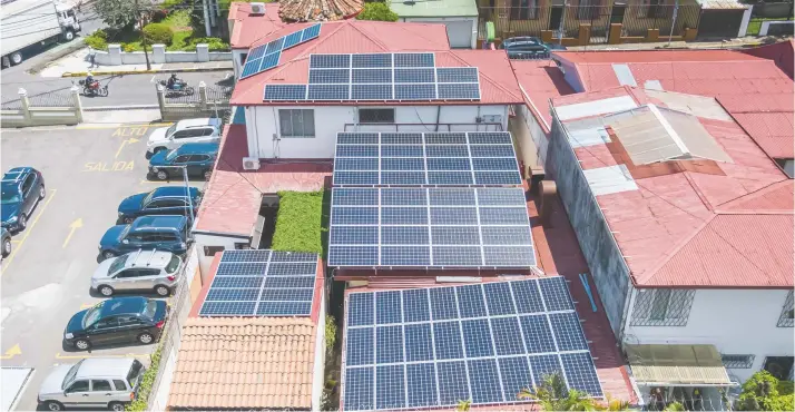  ?? Limoncello instaló un total de 84 paneles solares. Cortesía Limoncello /La República ??