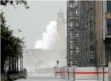  ?? PHOTO: REUTERS ?? Waves crash against the lighthouse after the passing of Hurricane Irma, in Havana, Cuba