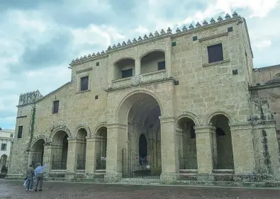  ?? FOTOS: JULIO CASTRO ?? Fachada de la Catedral Primada de Santo Domingo