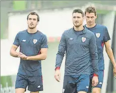  ??  ?? Por la mañana Aduriz, en Lezama antes de conocerse la llamada de Lopetegui