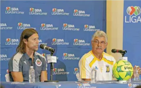  ?? |ISRAEL SALAZAR ?? Matías Almeyda y Ricardo Ferretti se lanzaron elogios en el día de medios previo a la final.