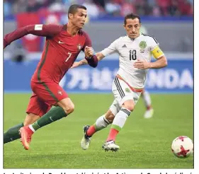  ?? (Photo AFP) ?? Les Lusitanien­s de Ronaldo ont dégainé et les Aztèques de Guardado répliqué, en revenant à chaque fois au score.