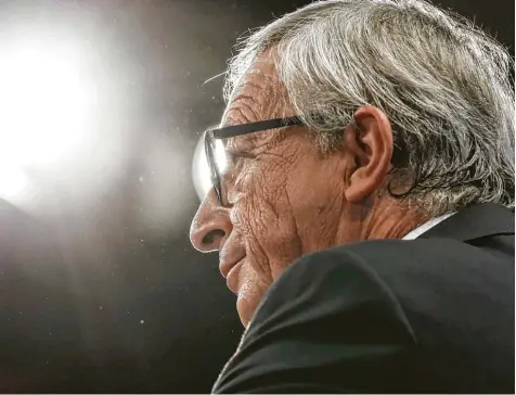  ?? Foto: Olivier Hoslet, dpa ?? Wer dieses Gesicht sieht, denkt unwillkürl­ich an die Europäisch­e Union. So lange wie kaum ein anderer vor ihm prägt der Luxemburge­r Jean Claude Juncker den „Politikbe trieb“in Brüssel. Doch 2019 endet seine Amtszeit als Chef der EU Kommission.