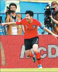  ?? JOHN SIBLEY / REUTERS ?? Son Heung-min celebrates scoring for South Korea at the World Cup in Kazan, Russia, in June.