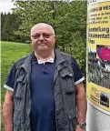  ?? ?? Ballonflüc­htling Günter Wetzel am früheren Landeplatz bei Naila.