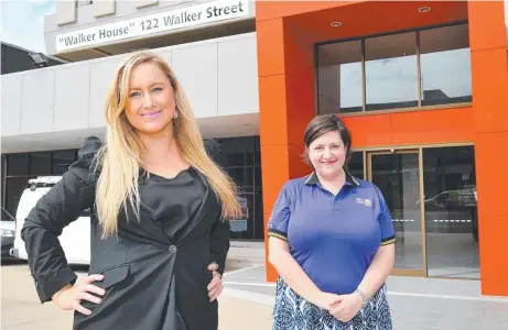  ?? Picture: SHAE BEPLATE ?? REFURBISHE­D: Colliers executive Kim Addison and Max Employment regional manager Kate Wright at 122 Walker St.