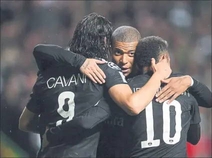  ??  ?? Cavani, Mbappé y Neymar, tridente demoledor Dos partidos juntos, 1-5 el sábado en Metz y 0-5 al Celtic, marcando los tres en ambos FOTO: GYI