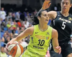  ??  ?? SE SIGUE ABRIENDO PASO. Leti Romero debutó en la WNBA.