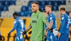  ?? Foto: Jan Huebner ?? Ein ratloser FCA‰Torhüter Rafal Gikiewicz in Hoffenheim.