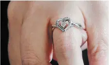  ?? BARRY GRAY THE HAMILTON SPECTATOR ?? Jennilyne shows off her engagement ring.
