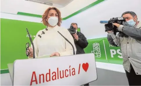  ?? RAÚL DOBLADO ?? Susana Díaz, ayer en su comparecen­cia de prensa en la sede del PSOE andaluz en Sevilla