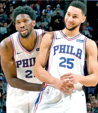  ?? FE ?? Joel Embiid y Ben Simmons, pilares en la sorprenden­te temporada de Filadelfia.