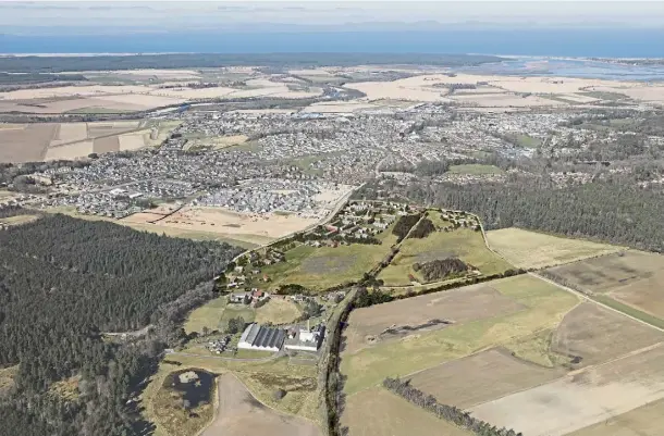  ?? ?? GRAND PLAN: Moray Council’s Dallas Dhu masterplan will see new homes built on the Altyre Estate south of Forres.