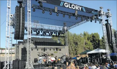  ?? Photo courtesy of David Nurse ?? A live band plays in front of a crowd at last year’s Glory Festival concert in Valencia.