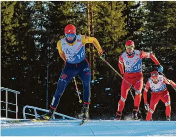  ?? Foto: Khamovilya ?? Fern der Heimat in der Loipe: Jan Andersen vom SC Königsbron­n (vorn) startete erfolgreic­h beim Continenta­lcup in Russland.