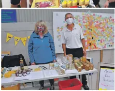  ?? 01_B37Farm05 ?? Andy and Leslie Walker of Arran Bee Products.