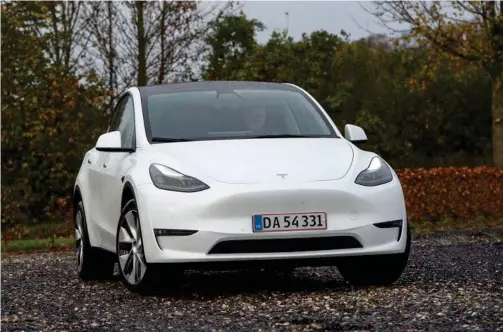  ?? ?? Tesla Model Y er danskernes klart mest populaere nye bil. Foto: Jonas Ahlstrøm