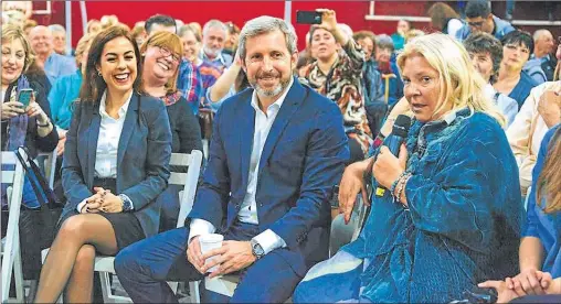  ?? CEDOC PERFIL ?? EN CAMPAÑA. Joanna Picetti junto a Frigerio y Carrió. El ministro del Interior buscó convencerl­a de que renuncie, pero no lo consiguió.