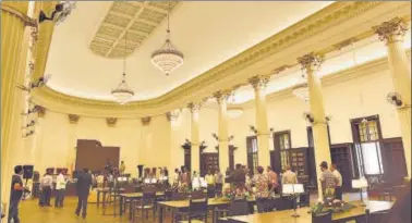  ?? ANSHUMAN POYREKAR/HT ?? The revamped town hall and library of the Asiatic Society was opened to the public on Sunday.