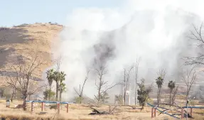  ?? ?? l El área que se incendió está atrás del teatro al aire libre.