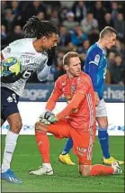  ??  ?? Matz Sels dépité après un but lillois.