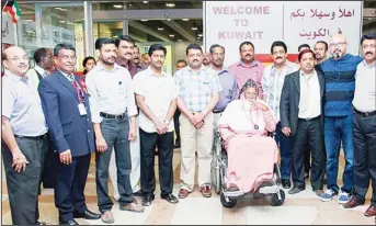  ??  ?? YMCA Kuwait members receiving HG The Most Rev Dr Philipose Mar Chrysostom Valiya Metropolit­an at the Kuwait
Internatio­nal Airport.