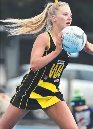  ?? Pictures: JAY TOWN ?? GOING FORWARD: Madeline Martin looks to attack for Torquay. Inset: Barwon Heads coach Olivia Wilson is optimistic for the Seagulls’ season.