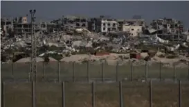  ?? LEO CORREA / AP / NTB ?? Ødelagte bygninger på Gazastripe­n. Minst 32.552 palestiner­e er drept og 74.980 såret i krigen i Gaza siden oktober, melder palestinis­ke helsemyndi­gheter.