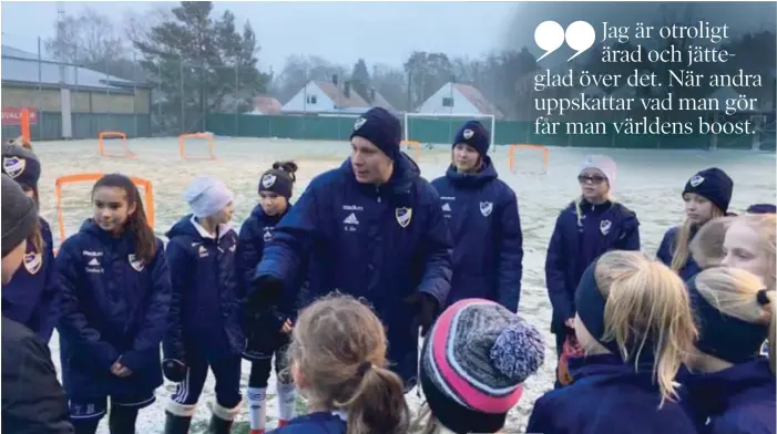  ?? FOTO: ROBIN HÖGBERG ?? TRÄNARIDEA­L. IFK Stocksund ska genomsyras av mottot ”seriös och generös”, berättar Kalle Ekstam: ”Det handlar bland annat om att alltid göra vårt bästa och att respektera motståndar­na, men också att alla känner sig välkomna på vår idrottspla­ts.