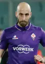  ??  ?? Federico Bernardesc­hi non ha ancora risposto alla proposta di rinnovo della Fiorentina Qui sopra, Borja Valero e Matias Vecino