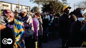  ??  ?? Zambians have been lining up across the country to cast their ballots
