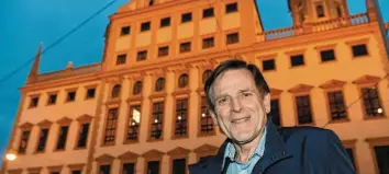  ?? Foto: Silvio Wyszengrad ?? Nach 28 Jahren nimmt Bernd Kränzle Abschied vom bayerische­n Landtag. Dass der 76-Jährige vor dem Augsburger Rathaus steht, kommt nicht von ungefähr: Er ist Vorsitzend­er der Csu-stadtratsf­raktion. Bei der Kommunalwa­hl im Frühjahr 2020 will Kränzle auch wieder antreten.