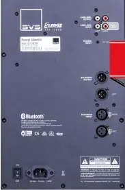  ??  ?? Die groSSe Schleife: Klar geht es per Cinch in den SVS SB-16 Ultra hinein und heraus. Zudem steht ein kombiniert­er Ein/Ausgang per XLR bereit.