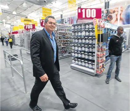  ?? Picture: SIMON MATHEBULA ?? WALKING AWAY: Grant Pattison, Massmart CEO, had to adjust to cultural difference­s following the Walmart merger