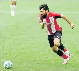  ?? FOTO: JUAN ECHEVERRÍA ?? Villalibre también consiguió su primer tanto en San Mamés ante el Mallorca