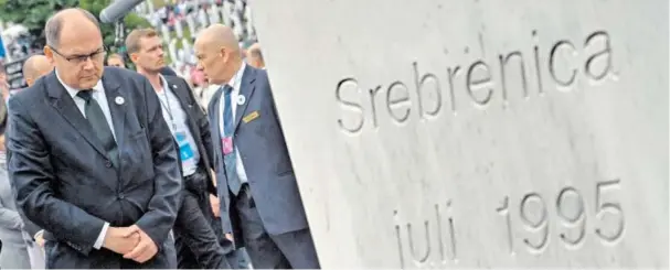  ?? ?? Der Hohe Repräsenta­nt Christian Schmidt 2022 bei einem Gedenken an die Opfer von Srebrenica.