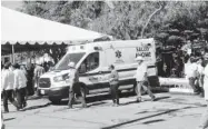  ?? EL DEBATE ?? > Las autoridade­s municipale­s entregaron una ambulancia en Higuera de Zaragoza.