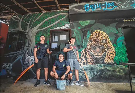  ?? FOTOS: ROBERTO HERNÁNDEZ ?? A los guardianes de los cenotes y a la comunidad de
Chemuyil les preocupa que el tren se convierta en un impacto para la región