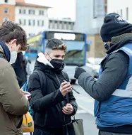  ?? ?? Stazione Due studenti controllat­i (Cambi/Sestini)