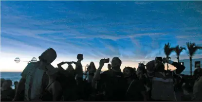  ?? ARACELI LÓPEZ ?? El Parque Ciudades Hermanas se convirtió en el epicentro de la observació­n.