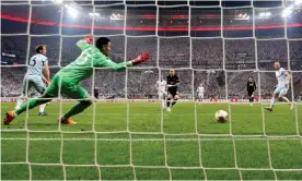  ?? Vogel/EPA ?? Rafael Borré (centre) scores the winning goal for Eintracht Frankfurt. Photograph: Friedemann