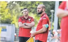  ?? RP-FOTO: ARCHIV/TEPH ?? Der bisherige Chefcoach Stephan Pühs (l.) schaffte mit dem Aufsteiger im Sommer 2020 den Klassenerh­alt, geht nun auf eigenen Wunsch.