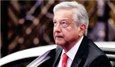  ??  ?? PLAN. Andrés Manuel López Obrador, ayer, al llegar al Palacio de Minería.