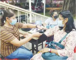  ?? T.C. KHOR/THESUN ?? Apart from in-house services, the specialist­s also make recommenda­tions for patients to seek further treatment at the Penang General Hospital. –