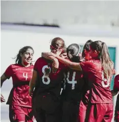  ??  ?? Meninas sub-17 de Portugal foram superiores